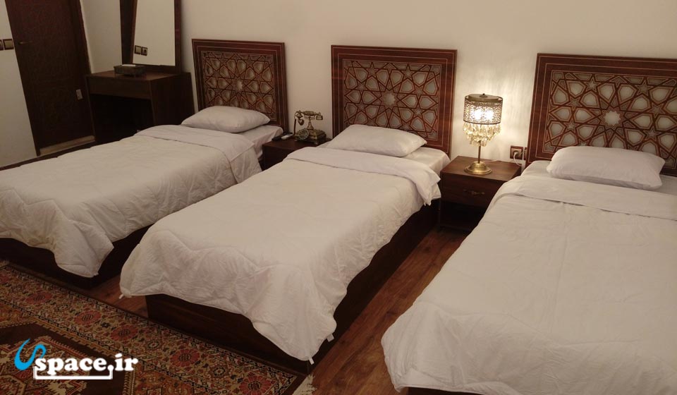اتاق 3 تخته هتل سنتی پارس - یزد